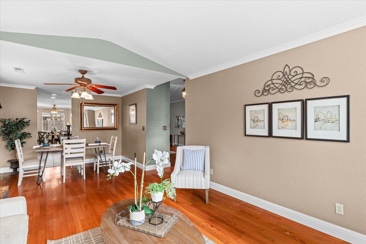 225 Fullerton Dr, Turlock, CA 95382