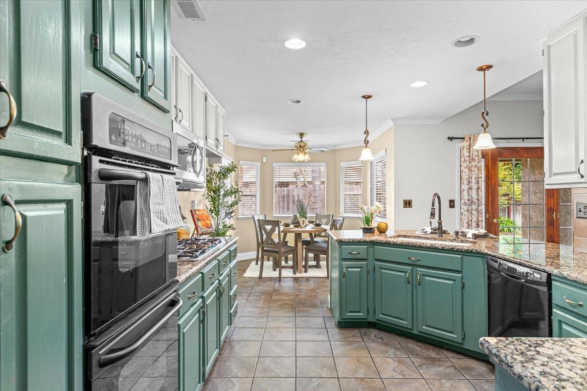 225 Fullerton Dr, Turlock, CA 95382