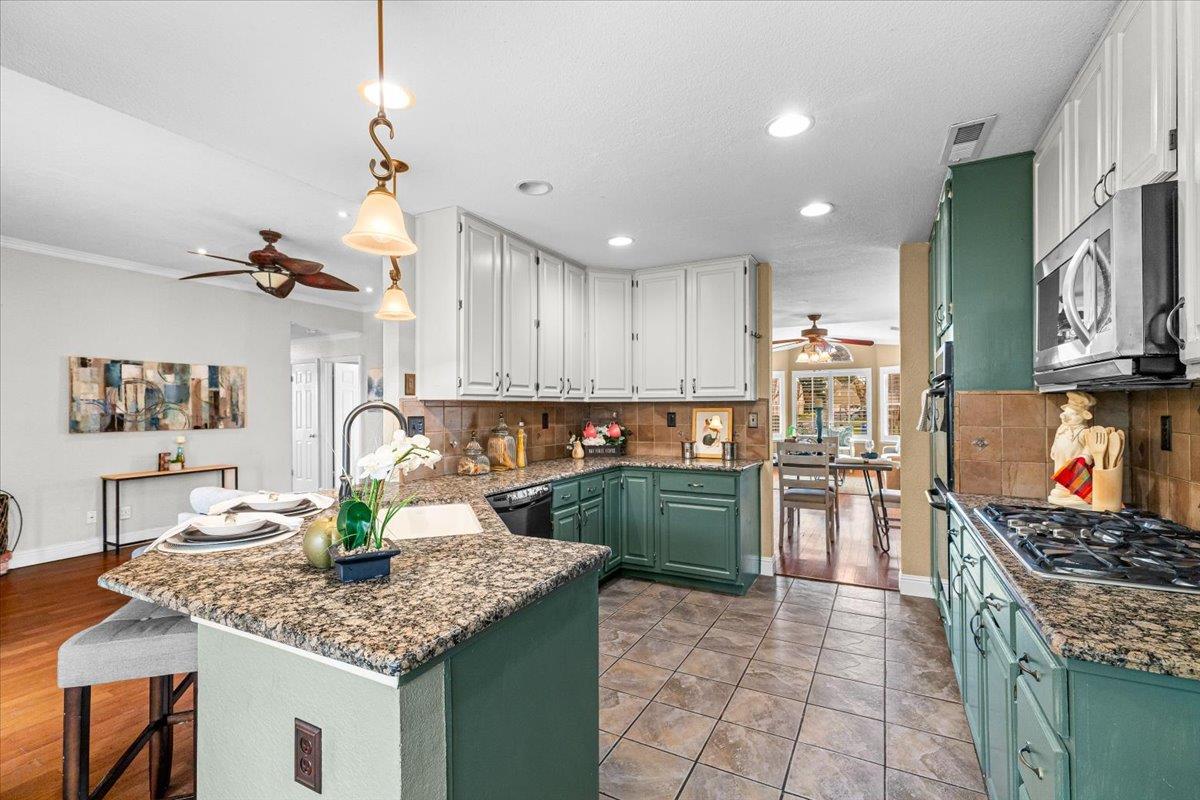 225 Fullerton Dr, Turlock, CA 95382