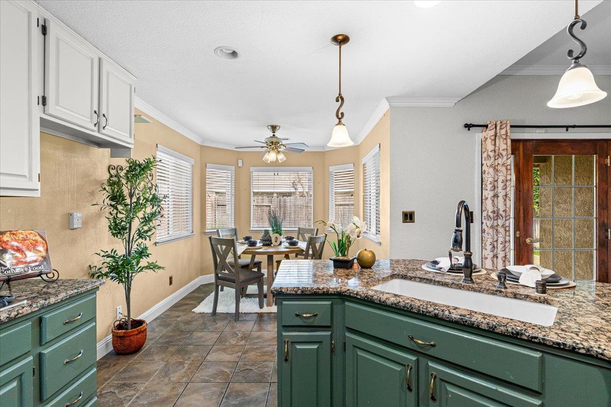 225 Fullerton Dr, Turlock, CA 95382