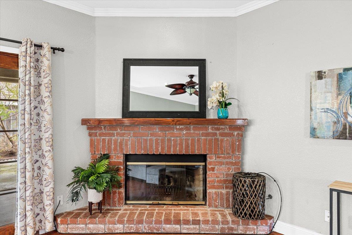 225 Fullerton Dr, Turlock, CA 95382