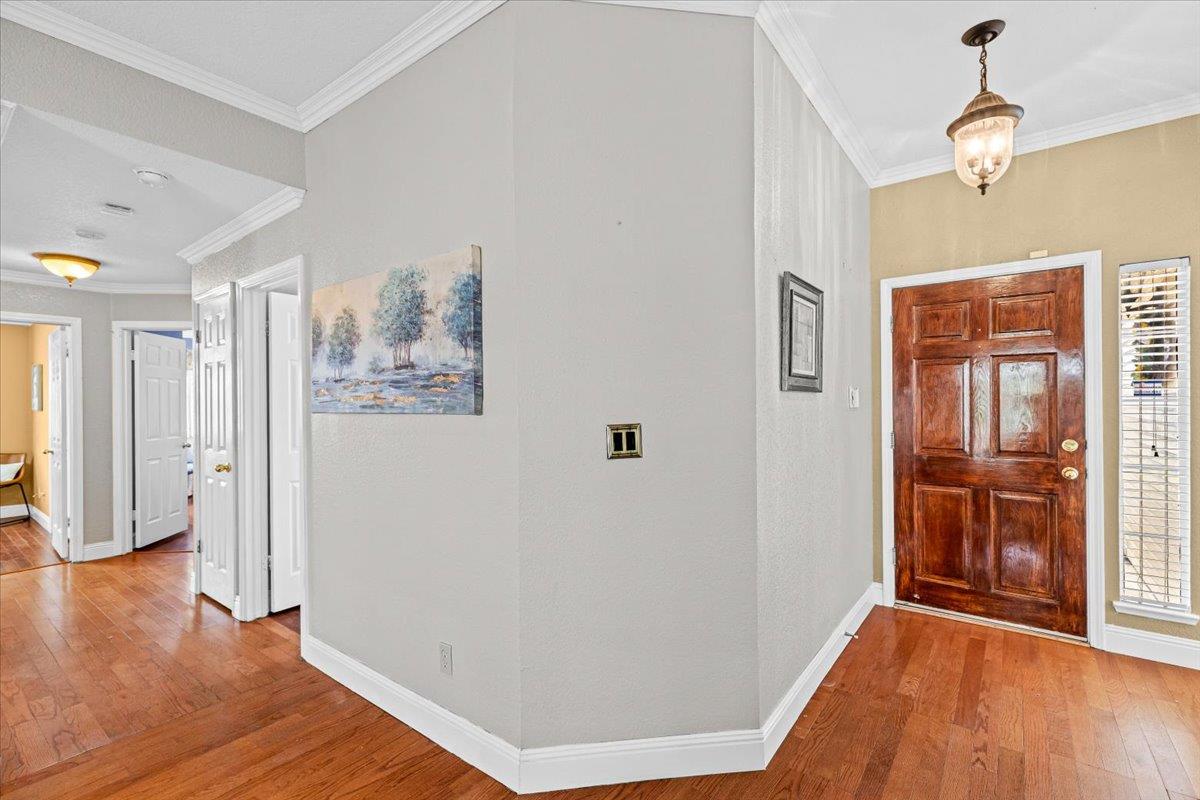 225 Fullerton Dr, Turlock, CA 95382