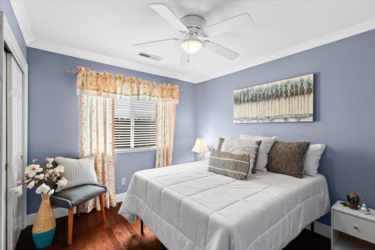 225 Fullerton Dr, Turlock, CA 95382