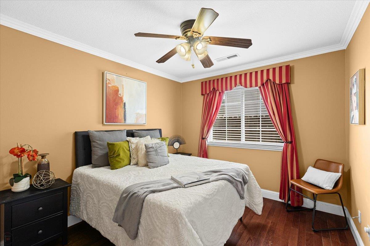 225 Fullerton Dr, Turlock, CA 95382