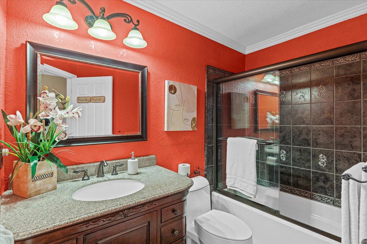 225 Fullerton Dr, Turlock, CA 95382