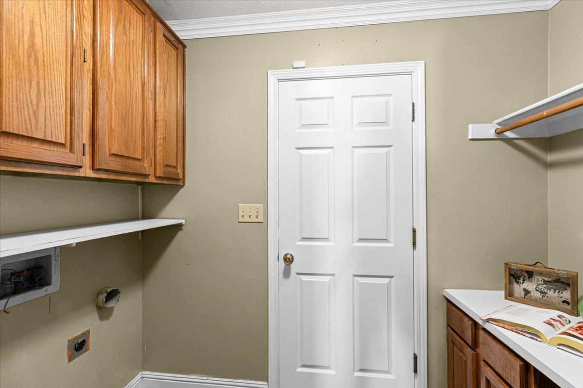 225 Fullerton Dr, Turlock, CA 95382