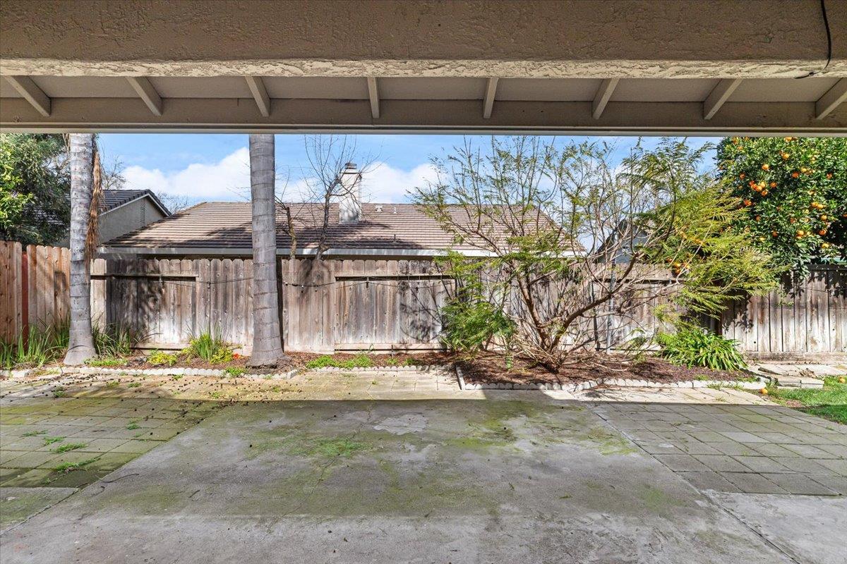 225 Fullerton Dr, Turlock, CA 95382