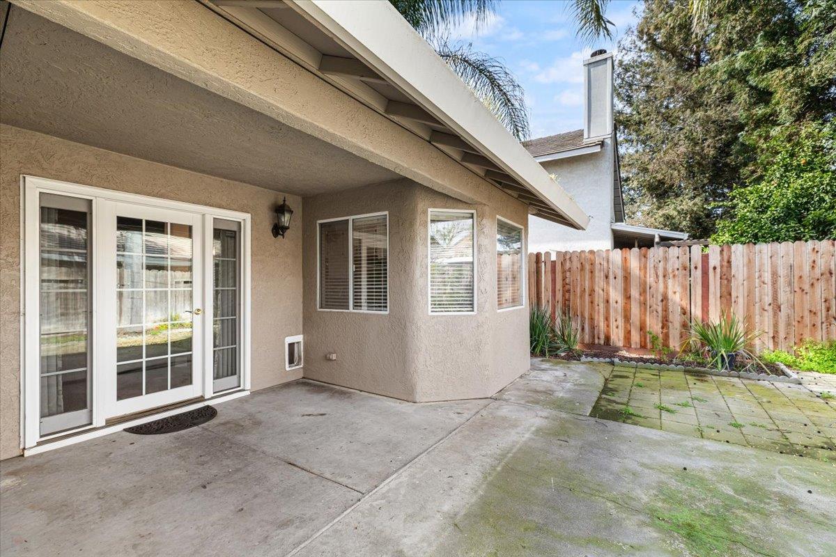 225 Fullerton Dr, Turlock, CA 95382