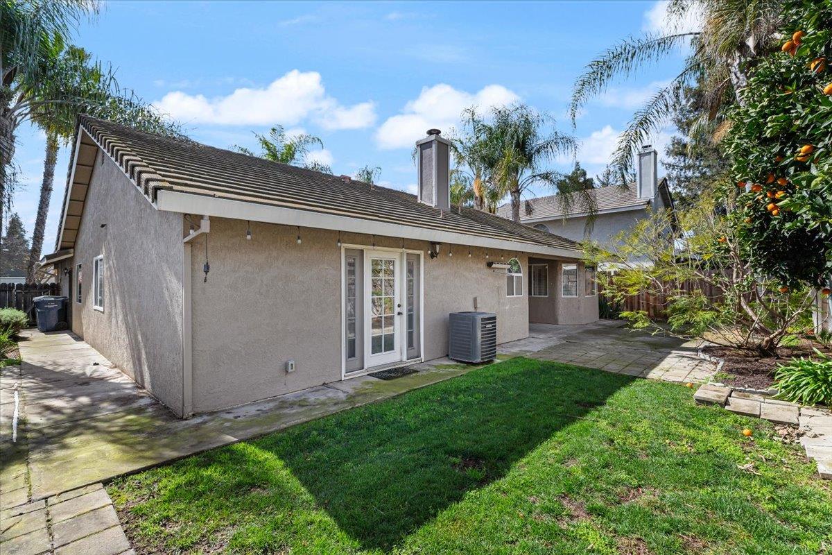 225 Fullerton Dr, Turlock, CA 95382