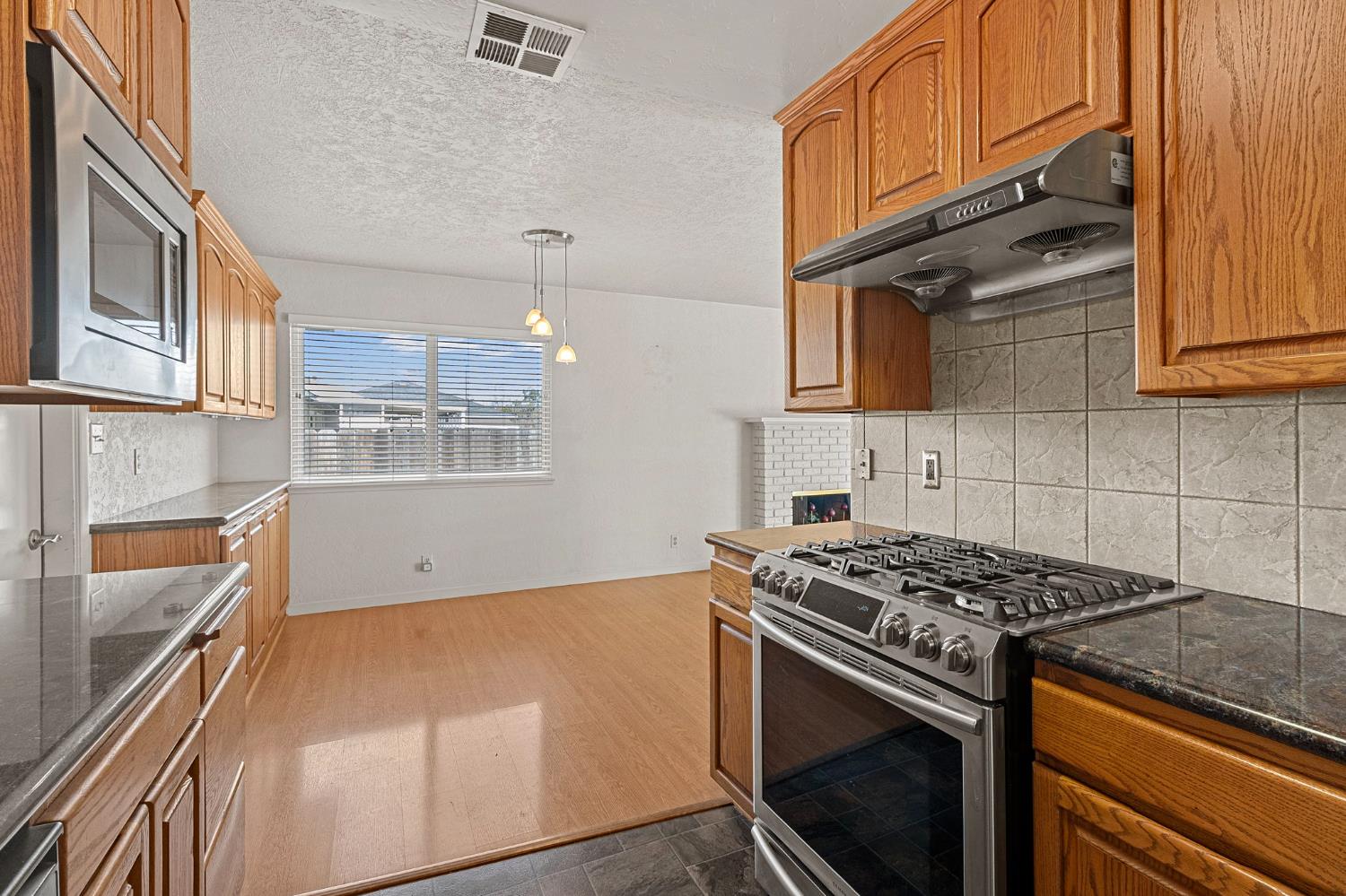 1428 Kent Way, Modesto, CA 95355