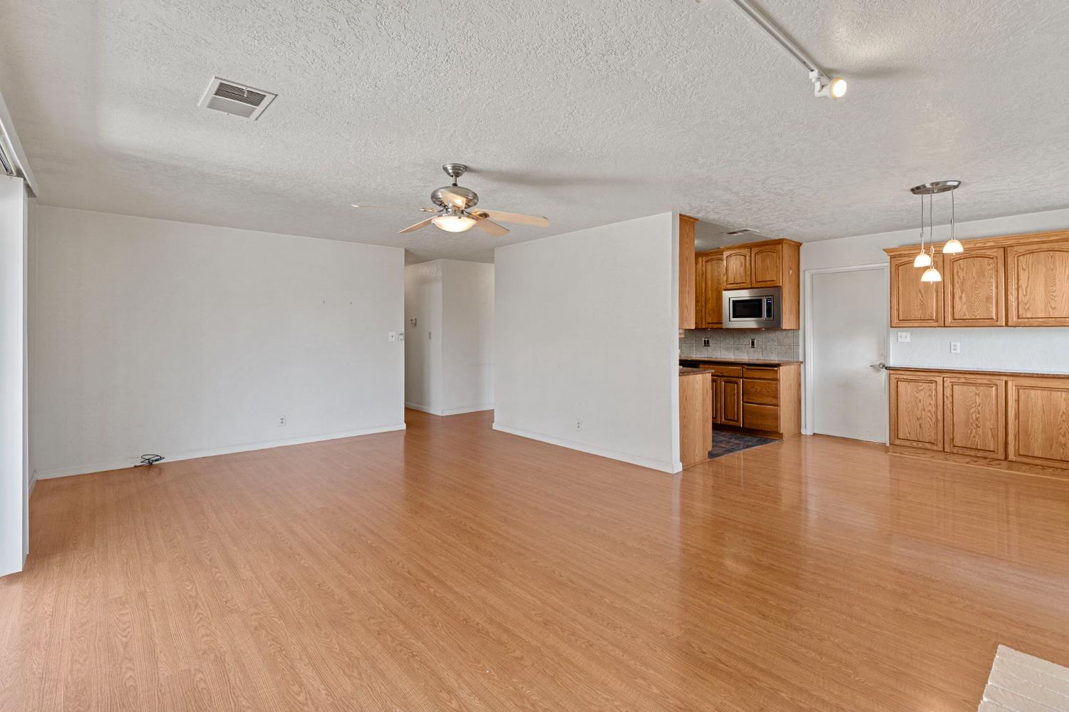 1428 Kent Way, Modesto, CA 95355