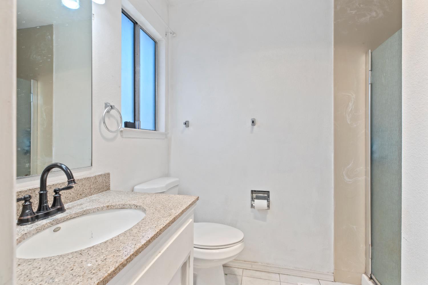 1805 Glaston Ave, Modesto, CA 95350