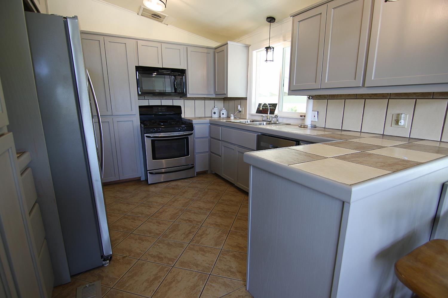 9570 Banderilla Dr, La Grange, CA 95329