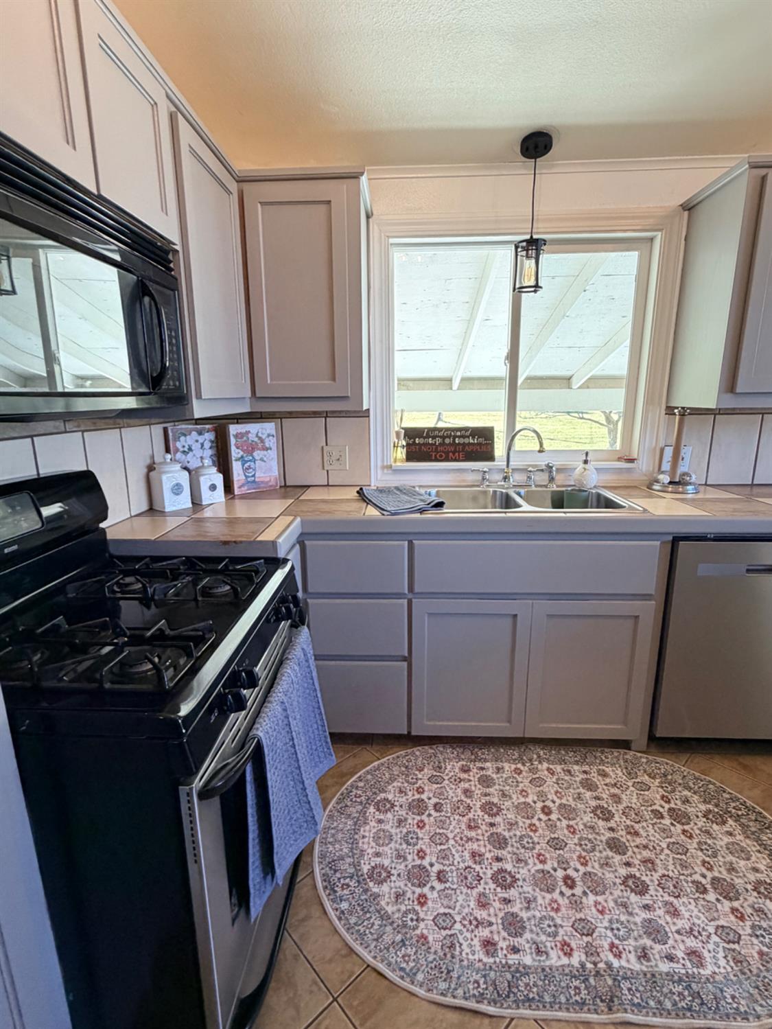 9570 Banderilla Dr, La Grange, CA 95329