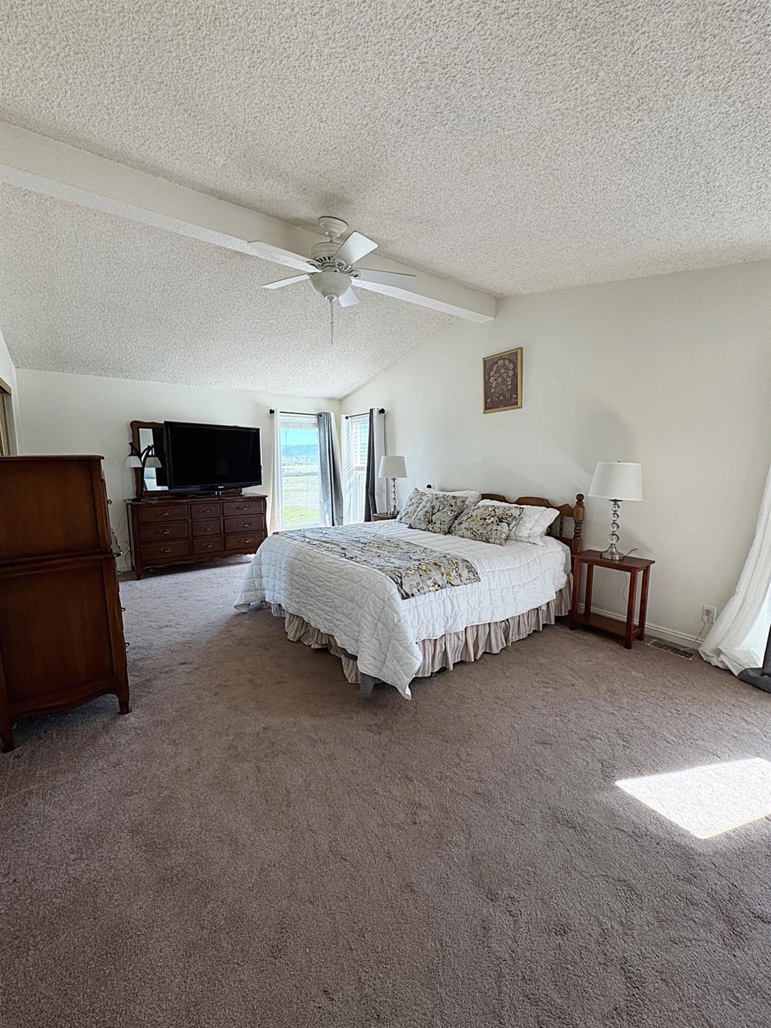 9570 Banderilla Dr, La Grange, CA 95329