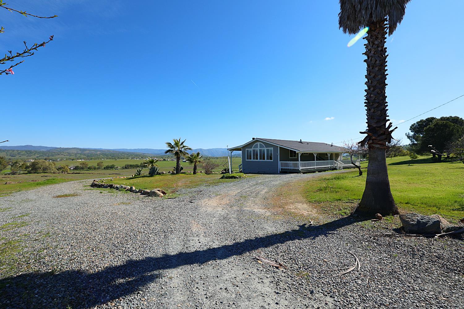 9570 Banderilla Dr, La Grange, CA 95329