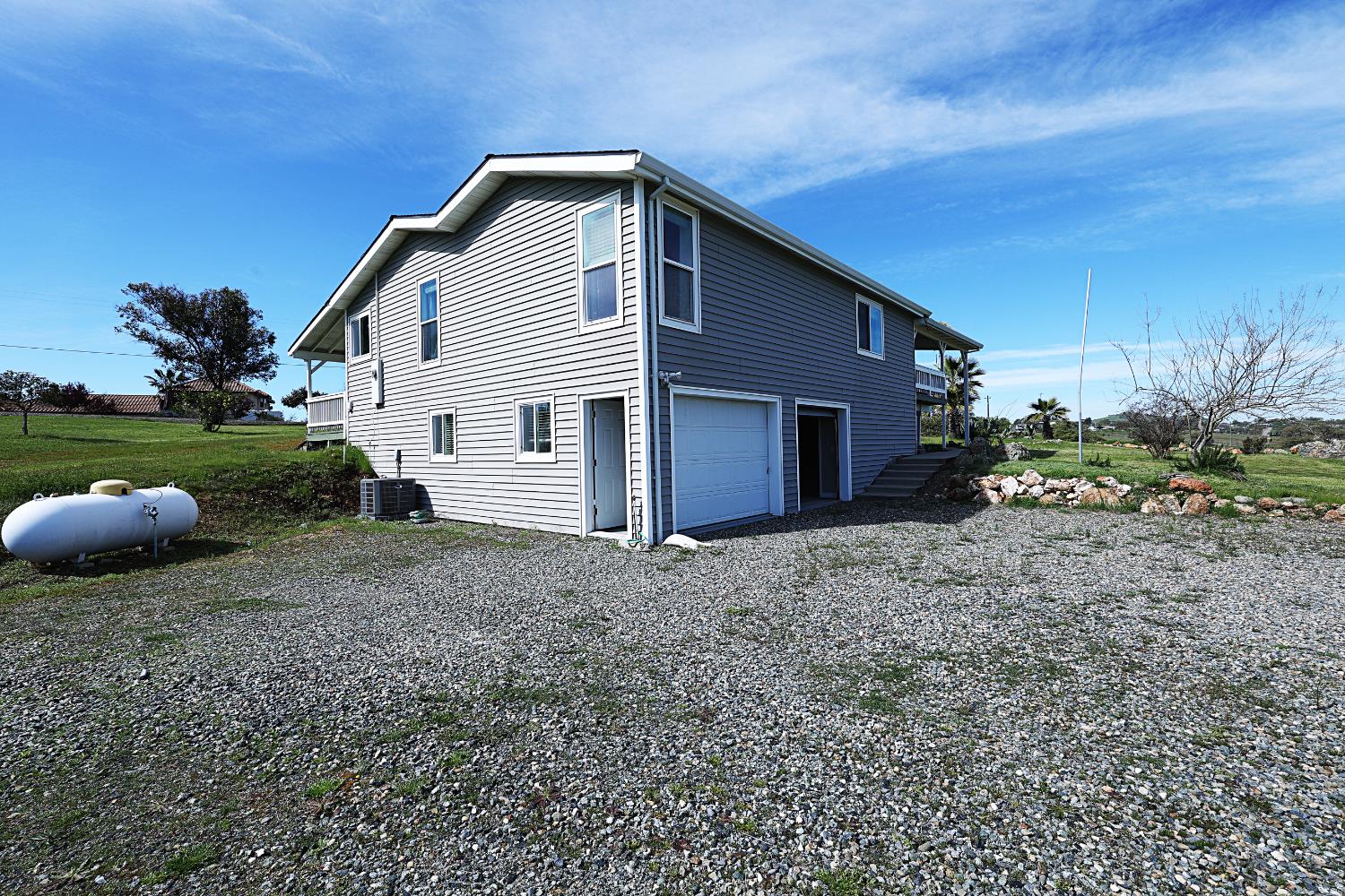 9570 Banderilla Dr, La Grange, CA 95329