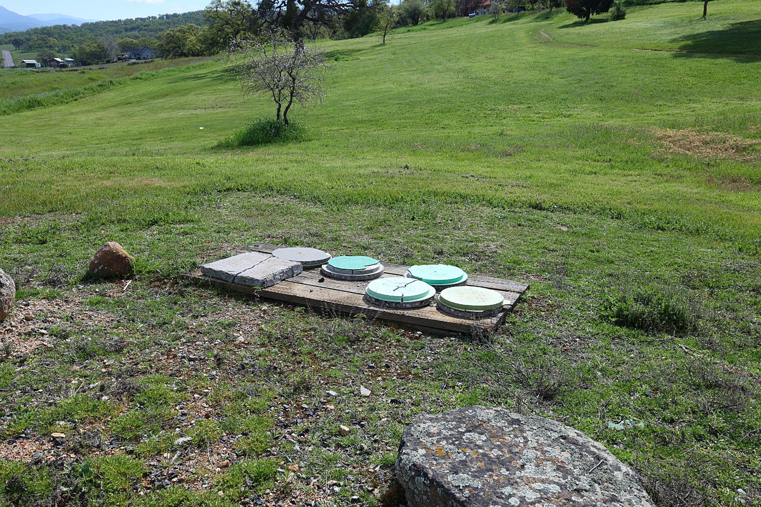 9570 Banderilla Dr, La Grange, CA 95329