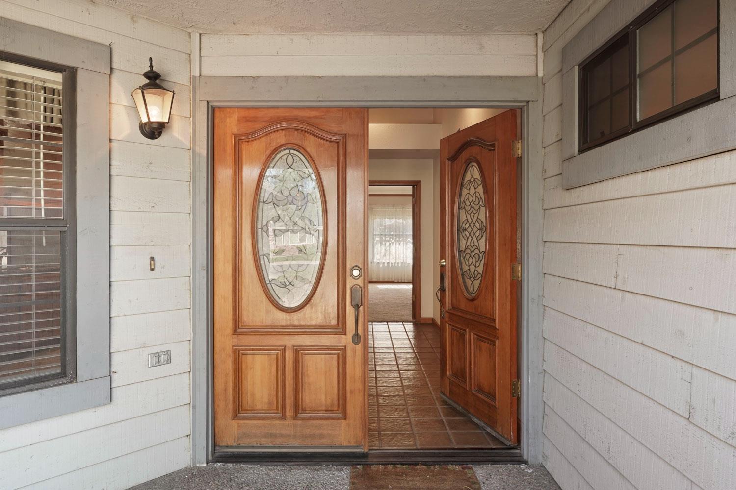 1560 Snapdragon Way, Manteca, CA 95336