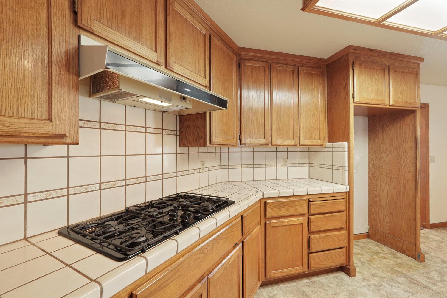 1560 Snapdragon Way, Manteca, CA 95336