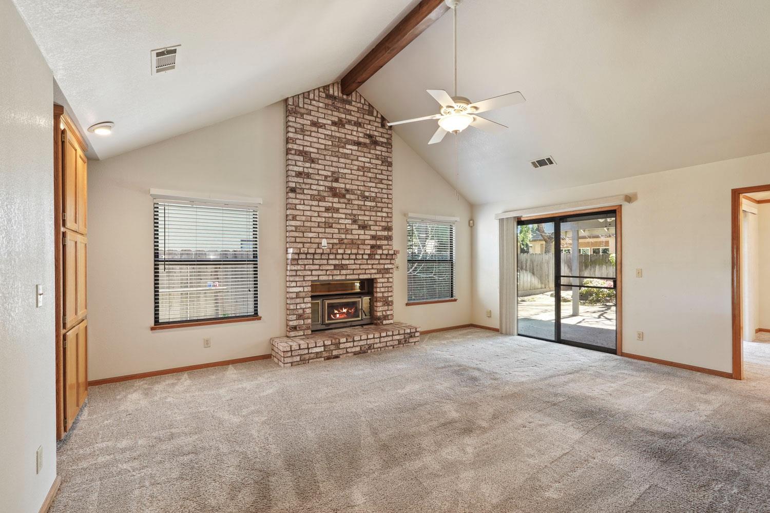 1560 Snapdragon Way, Manteca, CA 95336