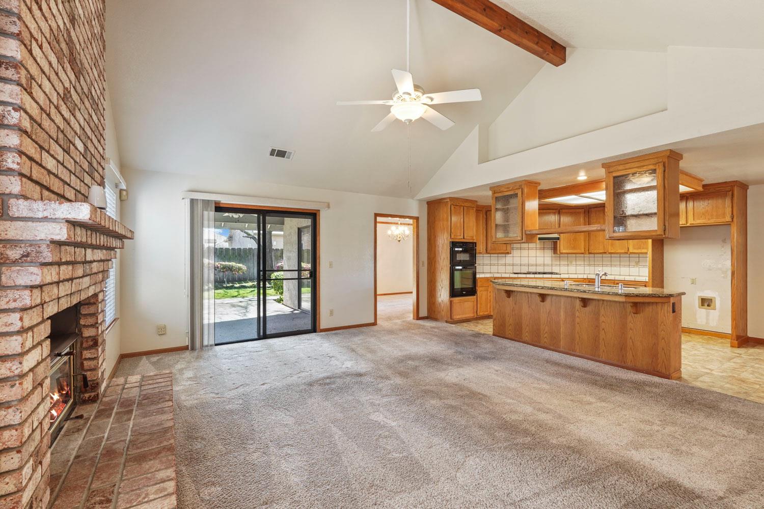 1560 Snapdragon Way, Manteca, CA 95336