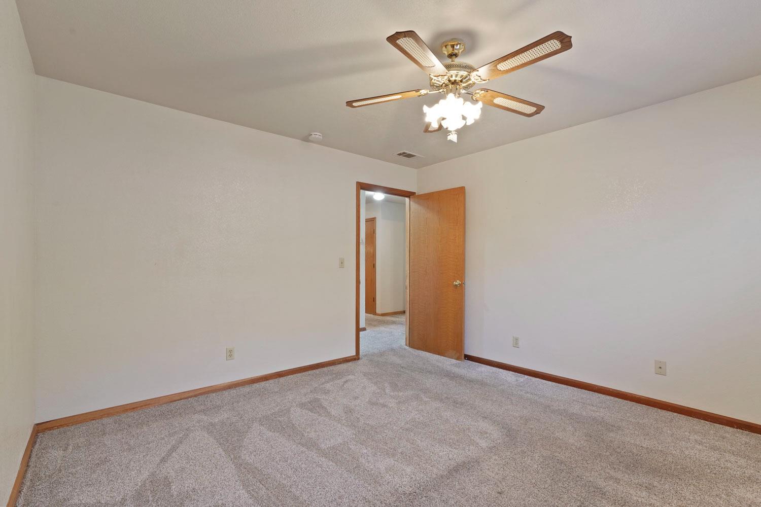 1560 Snapdragon Way, Manteca, CA 95336