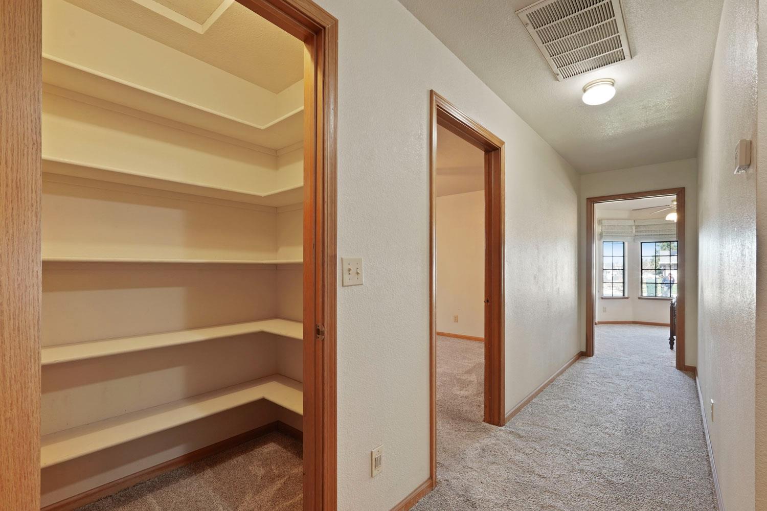 1560 Snapdragon Way, Manteca, CA 95336