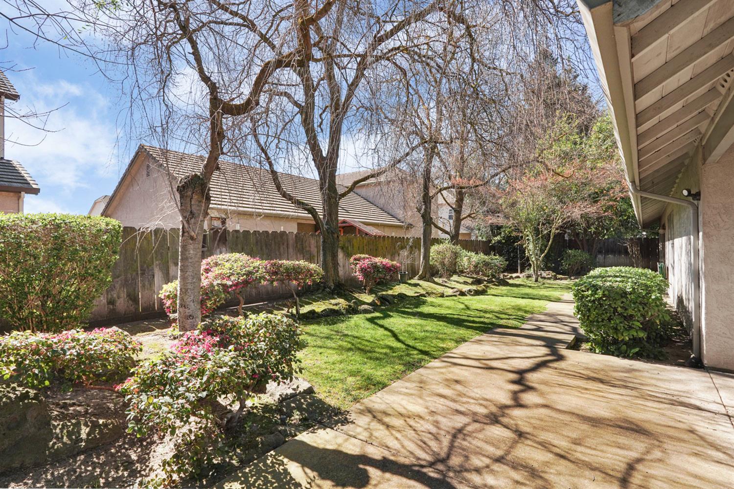 1560 Snapdragon Way, Manteca, CA 95336