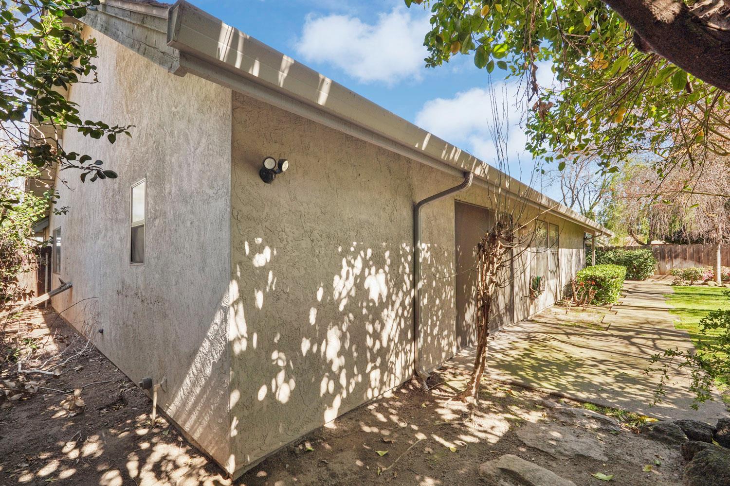 1560 Snapdragon Way, Manteca, CA 95336