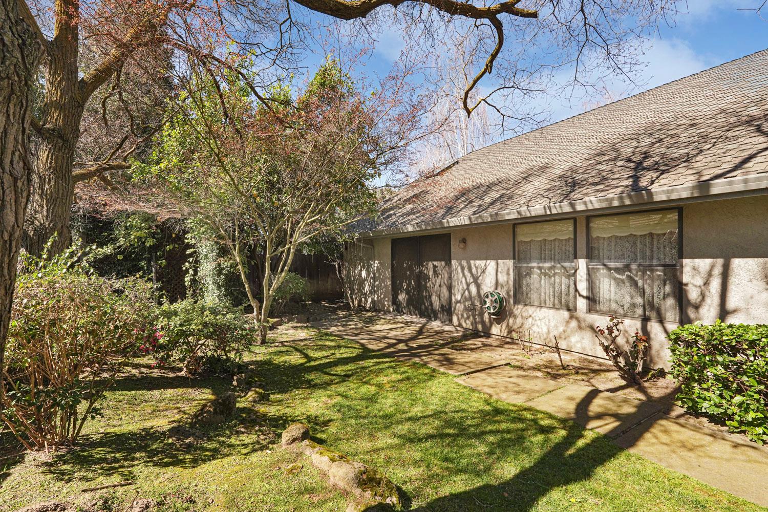 1560 Snapdragon Way, Manteca, CA 95336