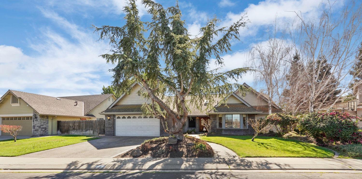 1560 Snapdragon Way, Manteca, CA 95336