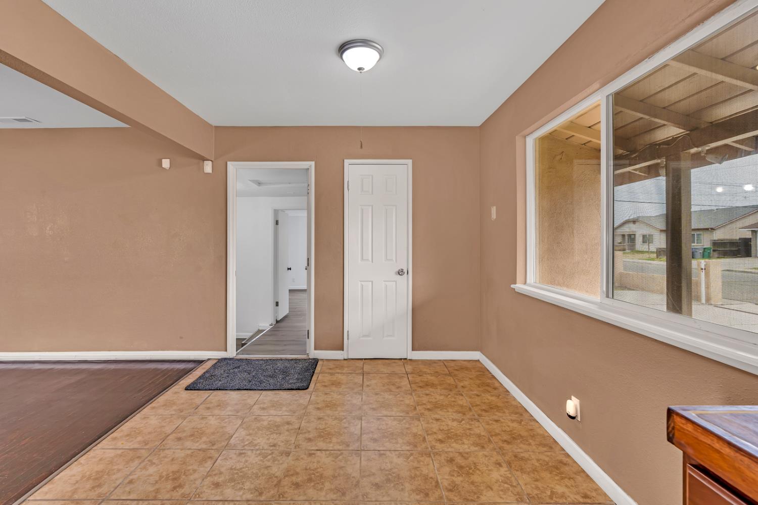 1358 Conner Ave, Dos Palos, CA 93620