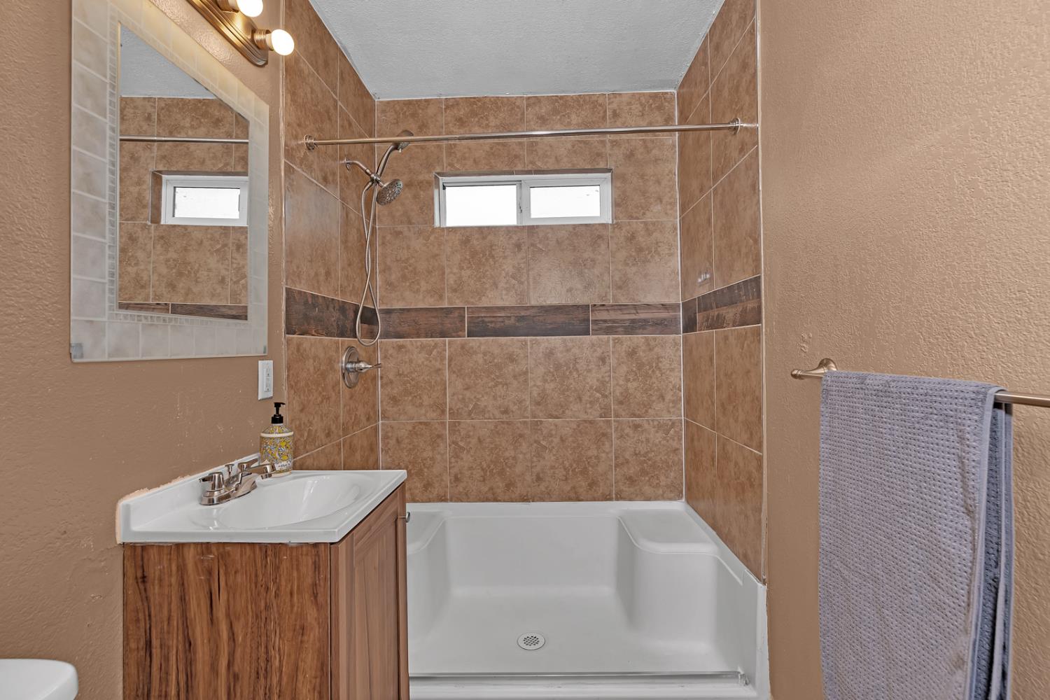 1358 Conner Ave, Dos Palos, CA 93620