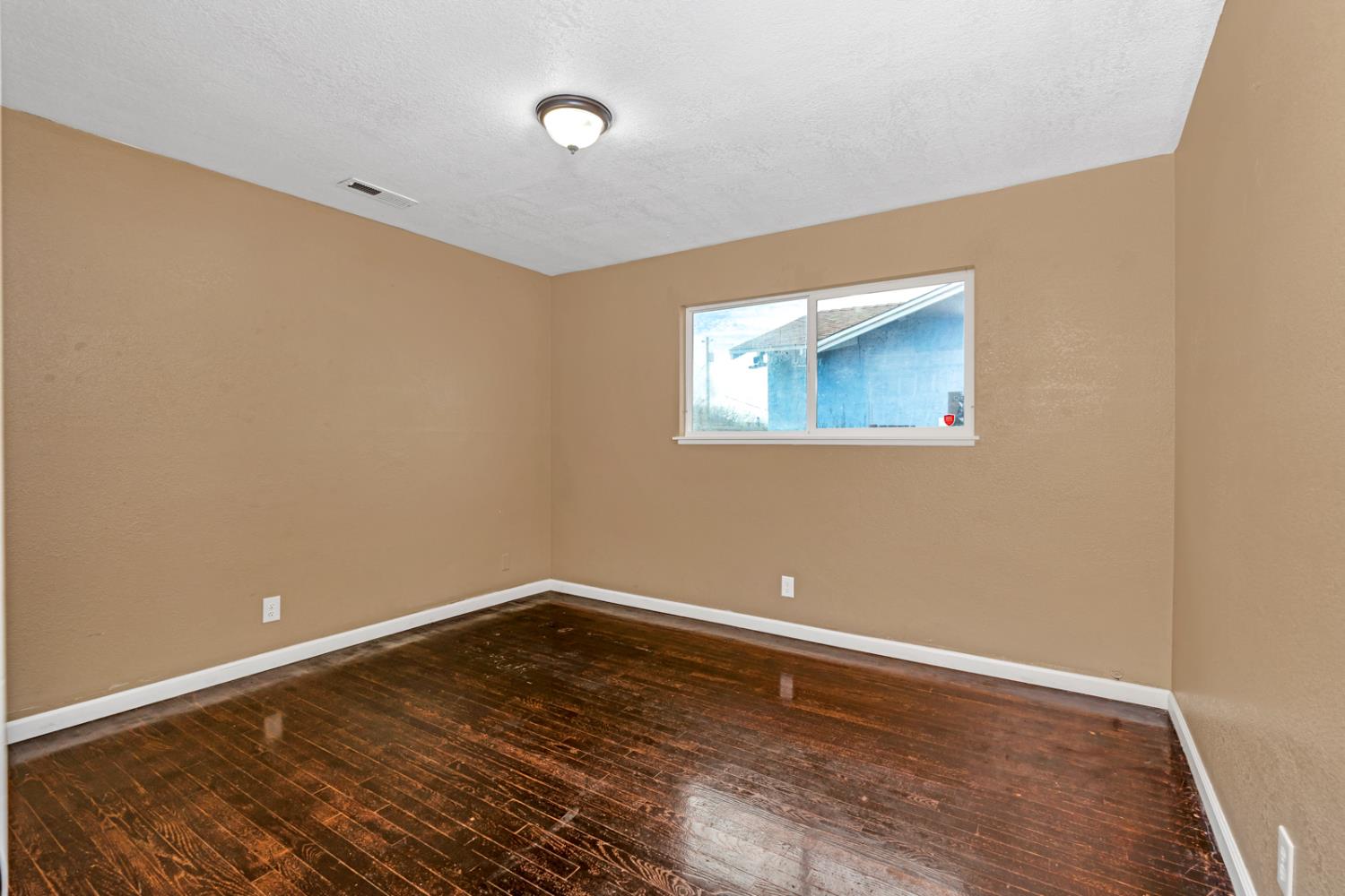 1358 Conner Ave, Dos Palos, CA 93620