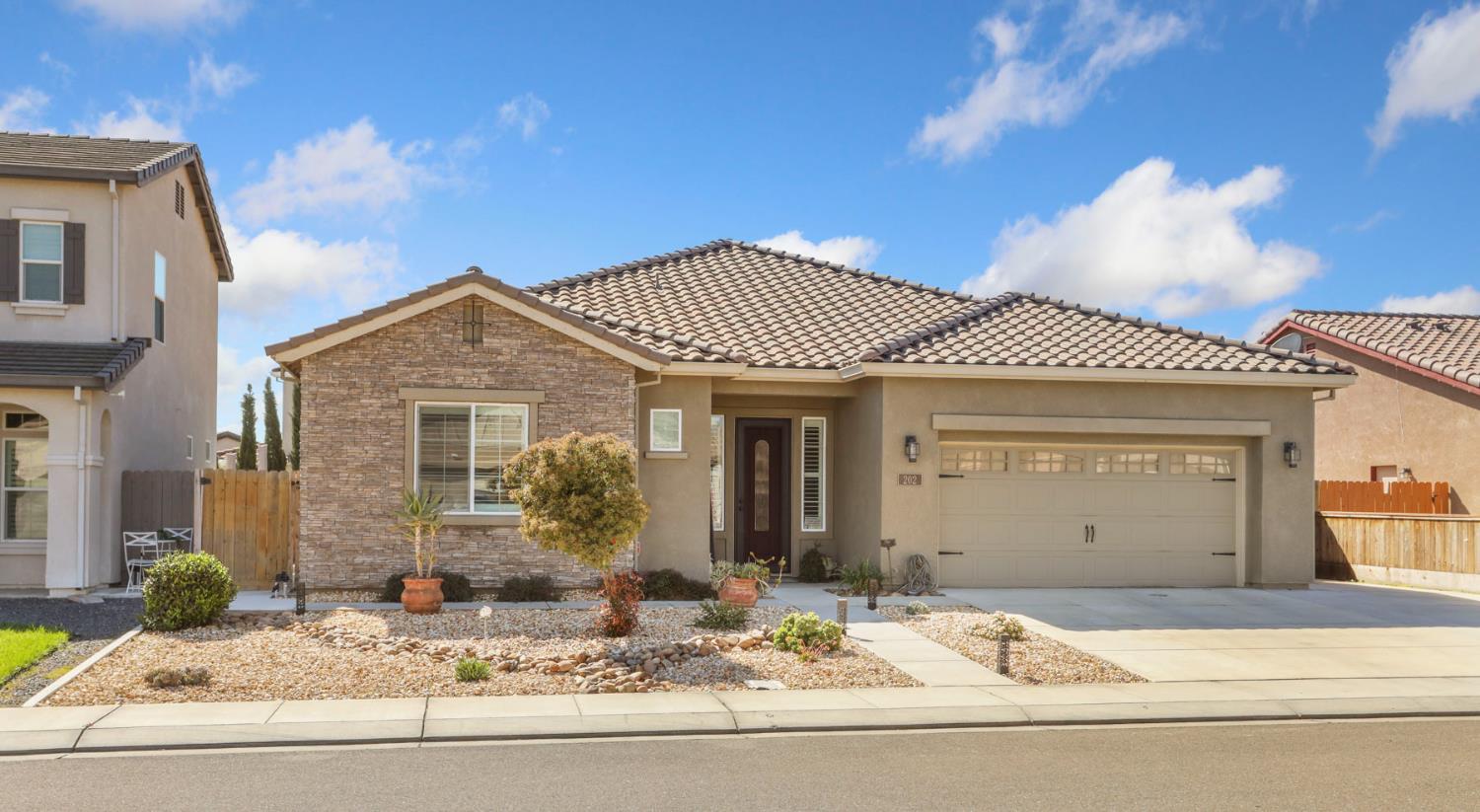 202 Gino Luca St, Manteca, CA 95337