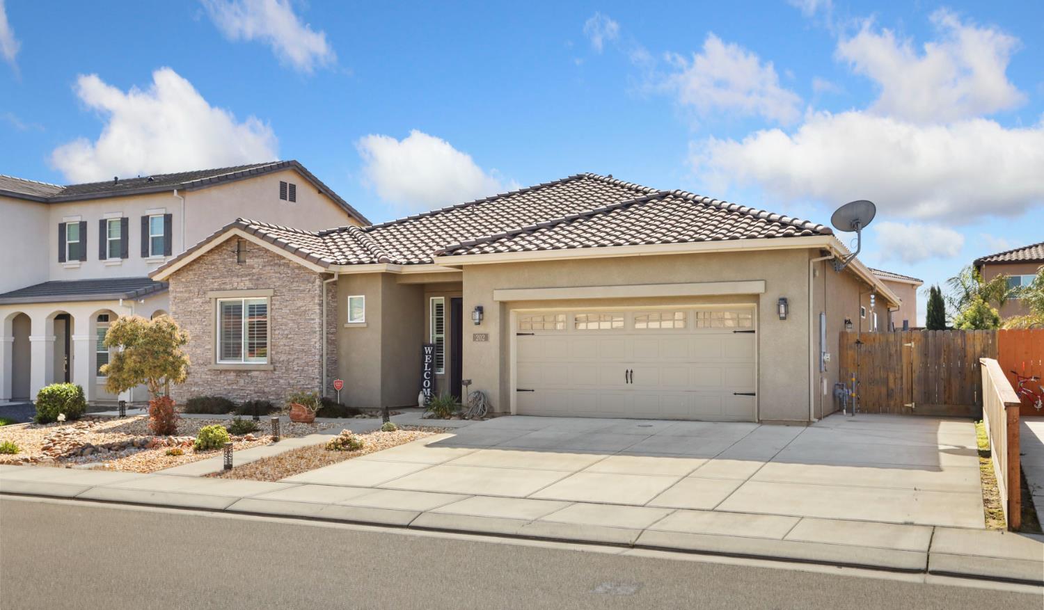 202 Gino Luca St, Manteca, CA 95337