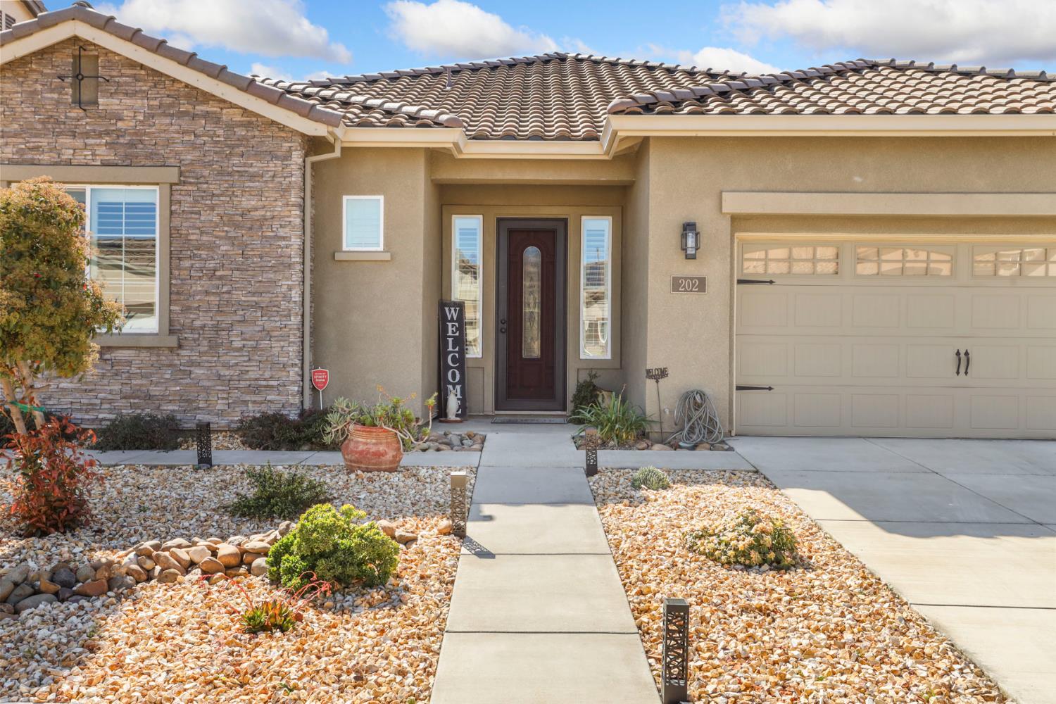 202 Gino Luca St, Manteca, CA 95337