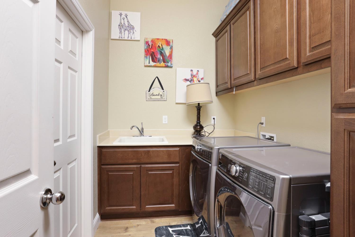 202 Gino Luca St, Manteca, CA 95337