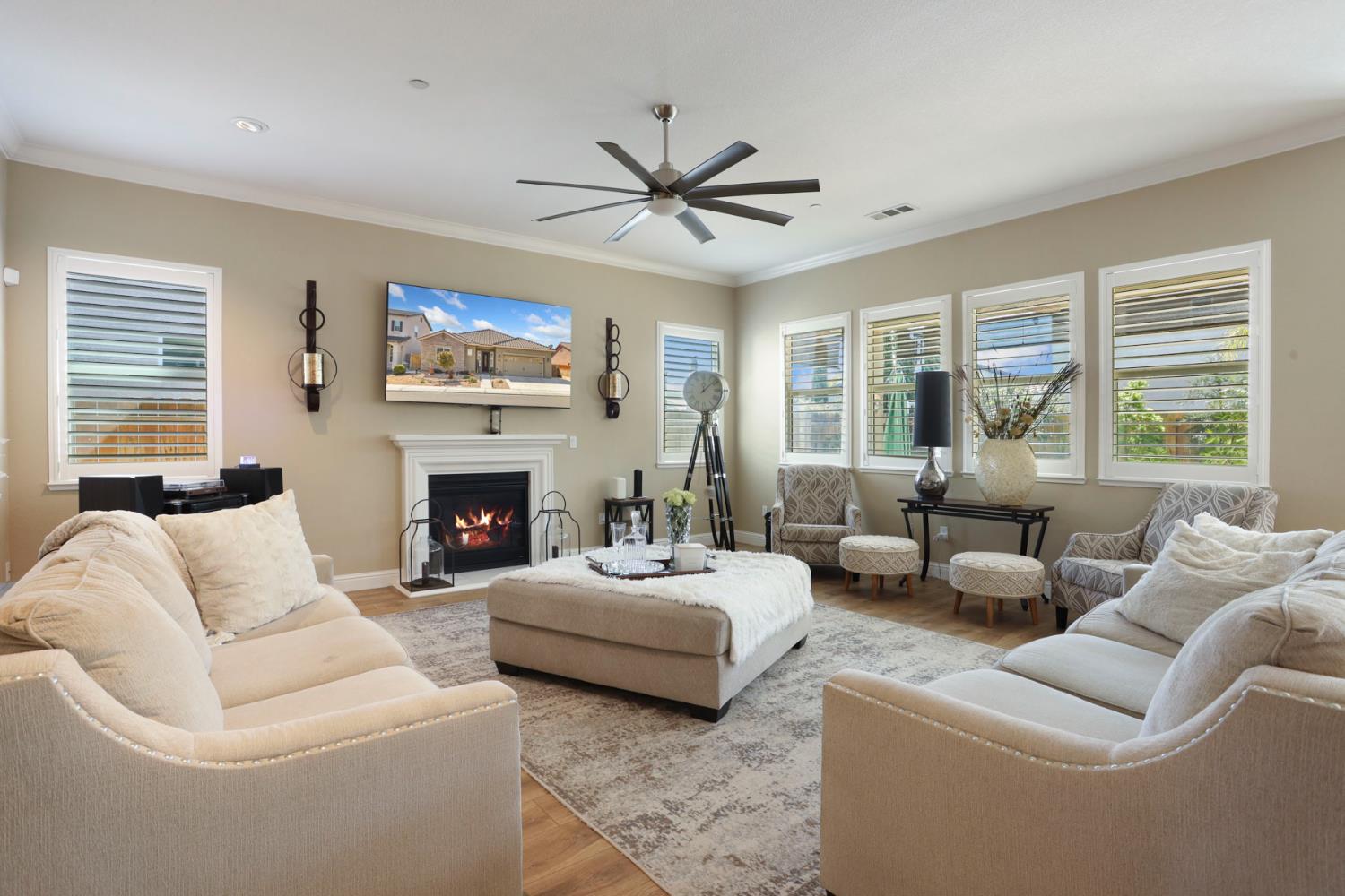 202 Gino Luca St, Manteca, CA 95337