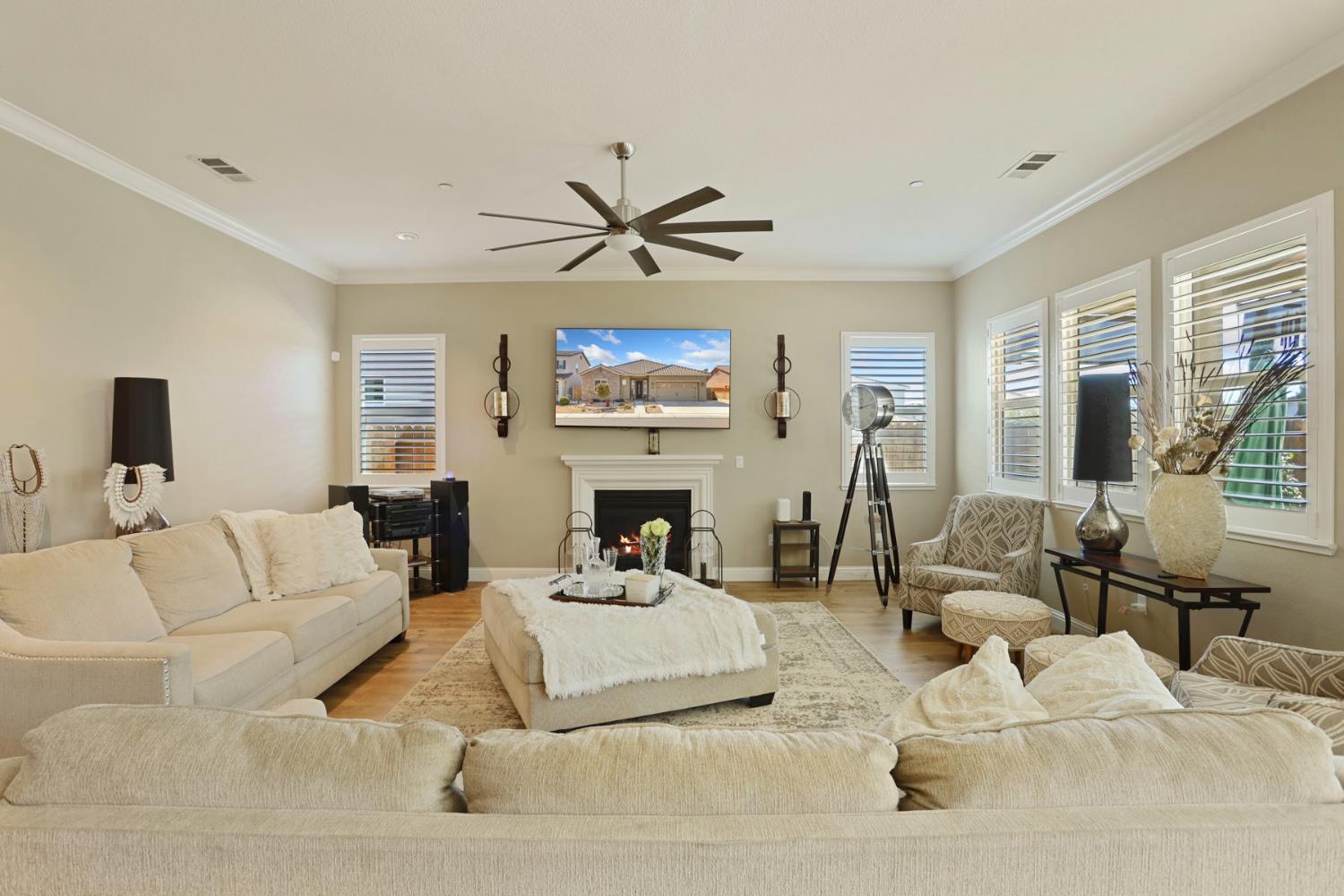 202 Gino Luca St, Manteca, CA 95337