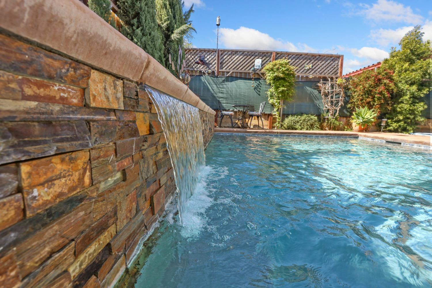 202 Gino Luca St, Manteca, CA 95337