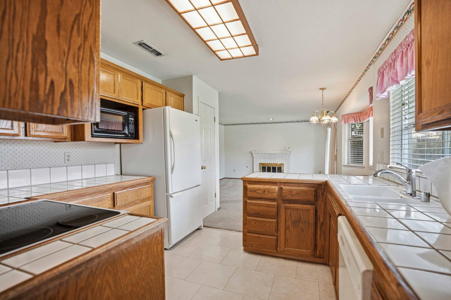 1721 Walnut Blossom Way, Modesto, CA 95355