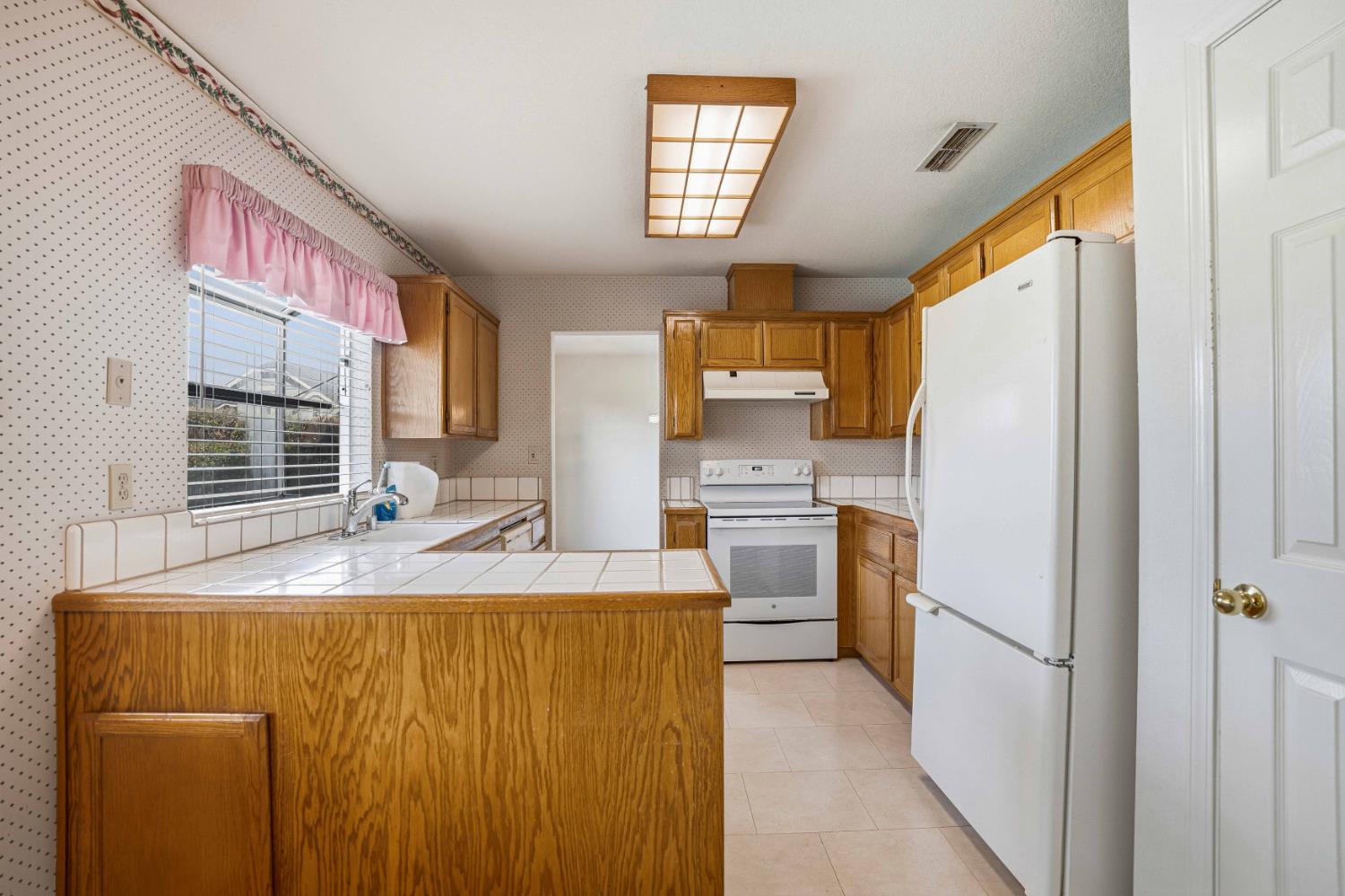 1721 Walnut Blossom Way, Modesto, CA 95355