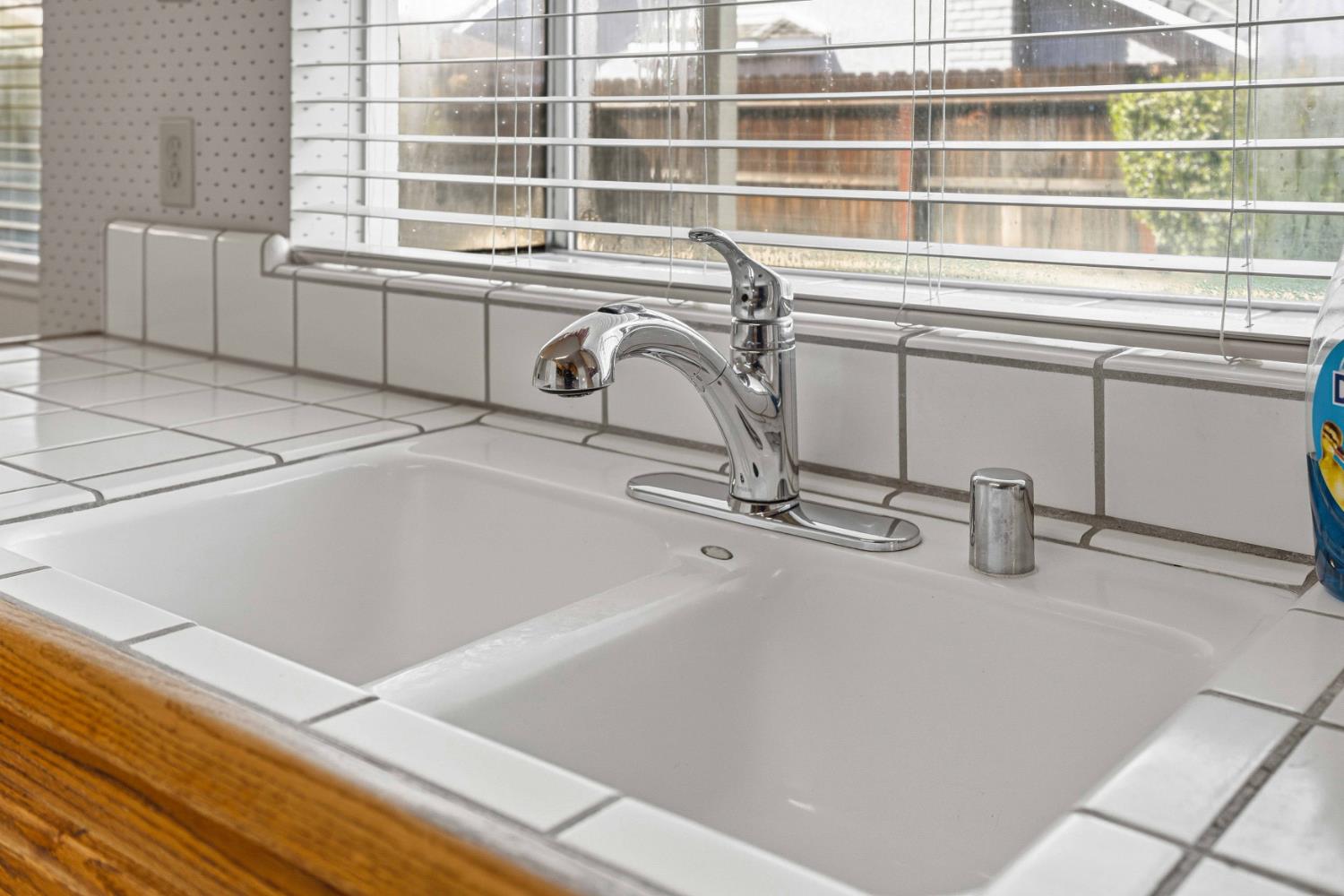 1721 Walnut Blossom Way, Modesto, CA 95355