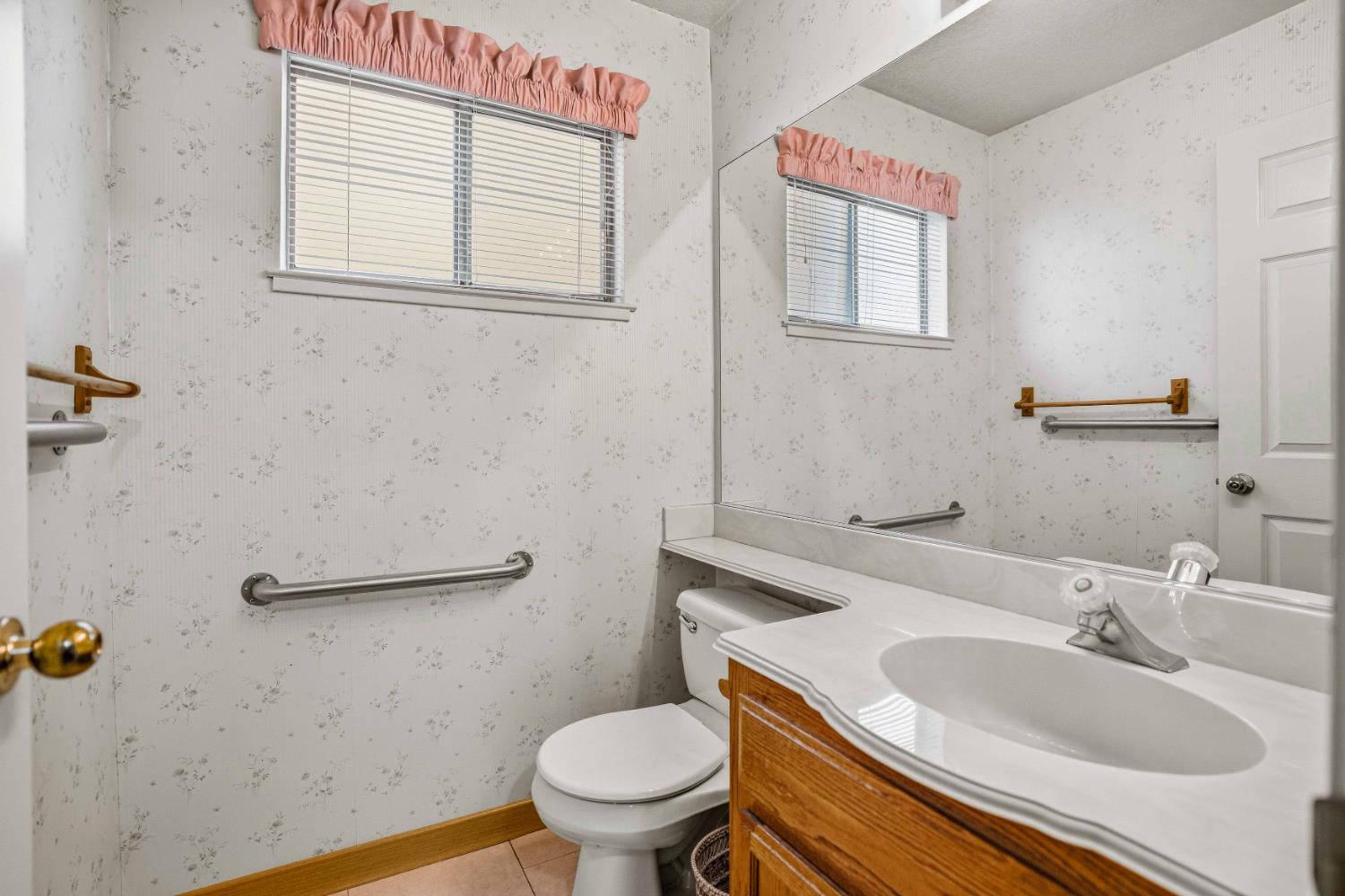 1721 Walnut Blossom Way, Modesto, CA 95355