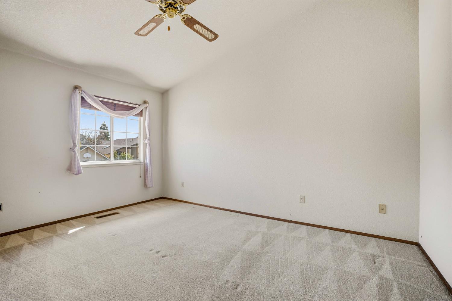 1721 Walnut Blossom Way, Modesto, CA 95355