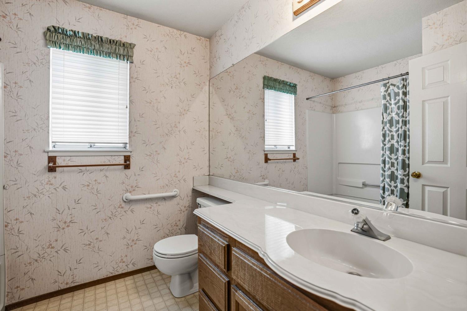 1721 Walnut Blossom Way, Modesto, CA 95355