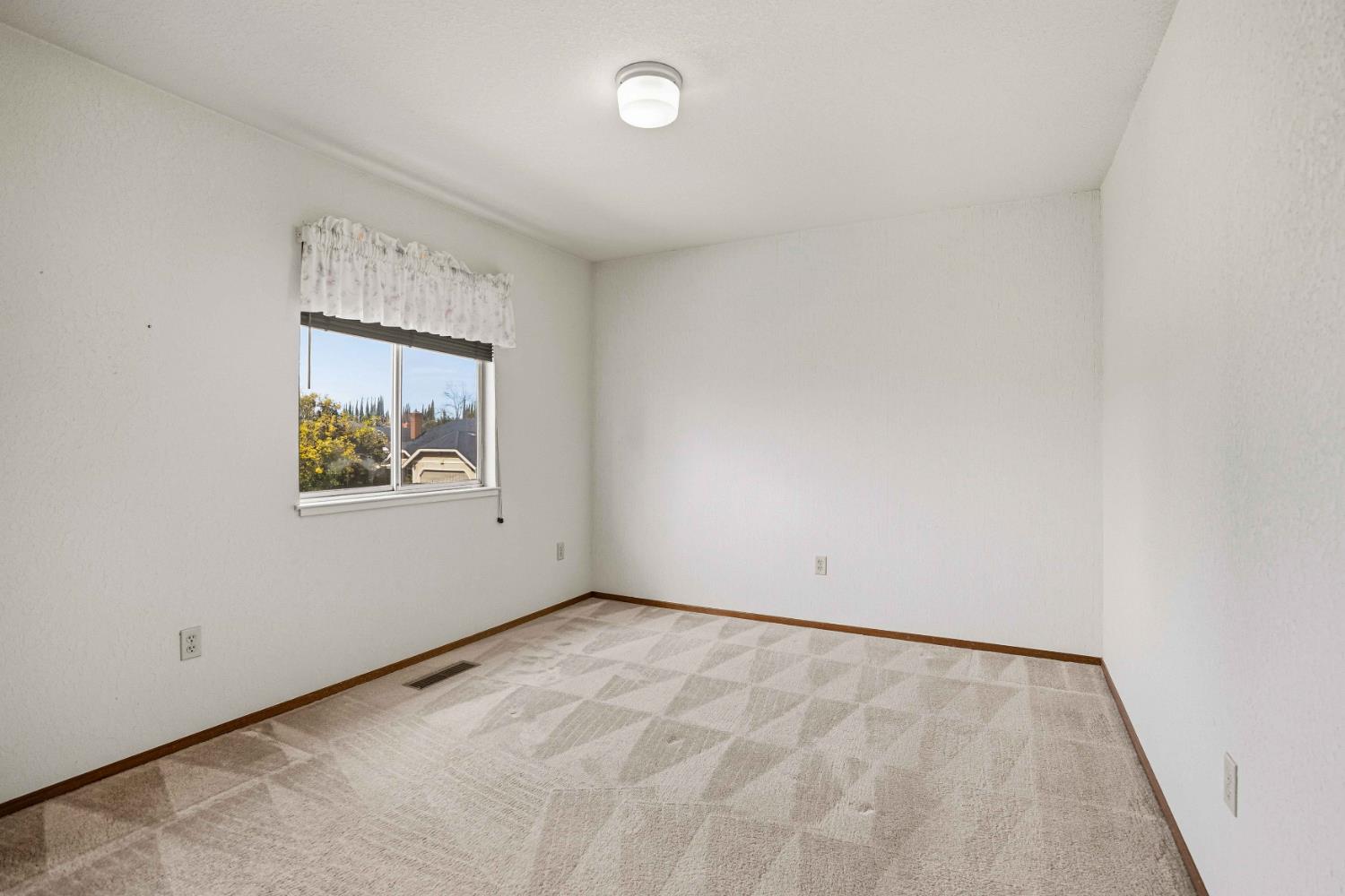 1721 Walnut Blossom Way, Modesto, CA 95355