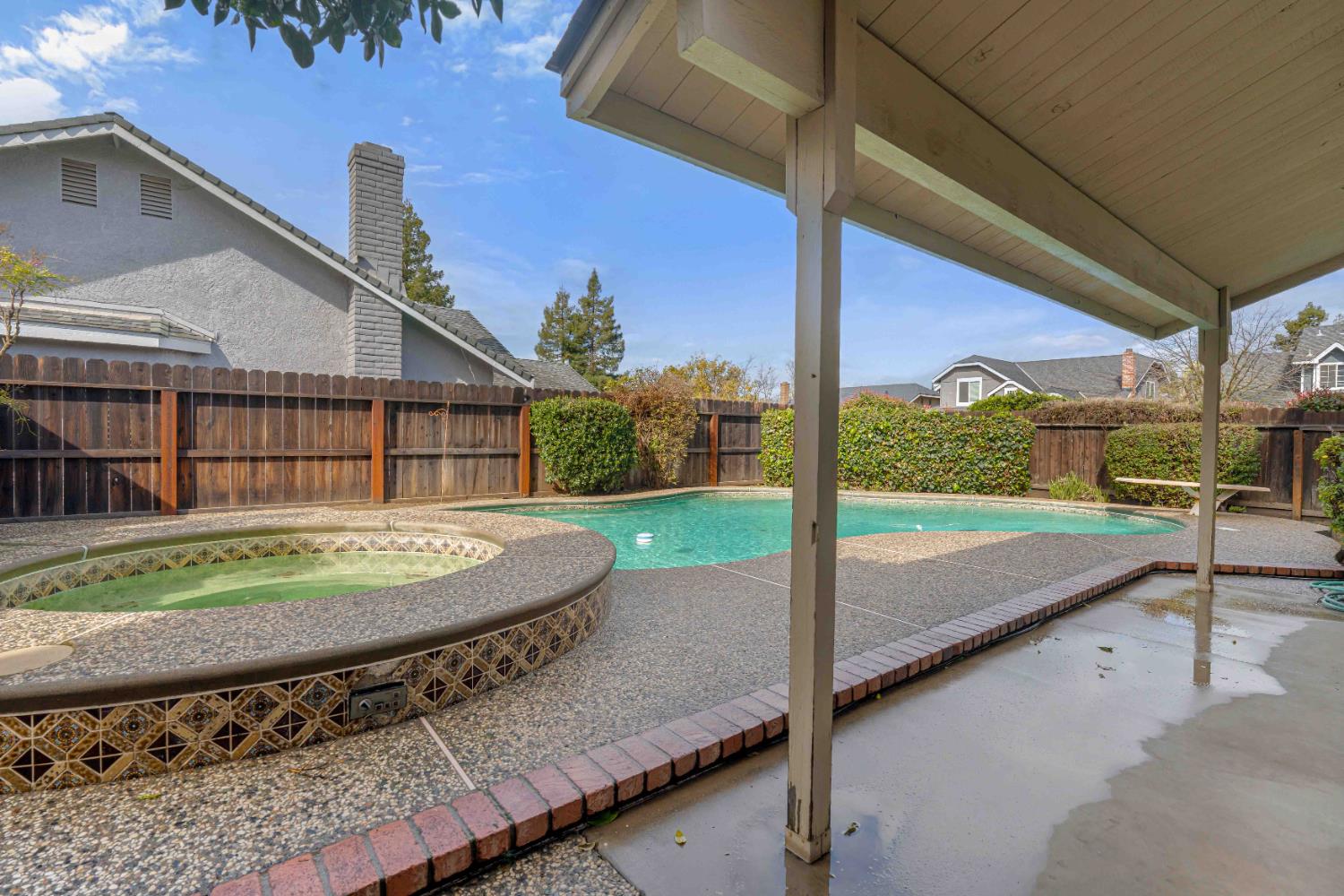 1721 Walnut Blossom Way, Modesto, CA 95355